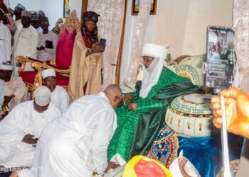 Ace Broadcaster Shehu Oniguguru Receives Royal Blessings From Emir Of Ilorin